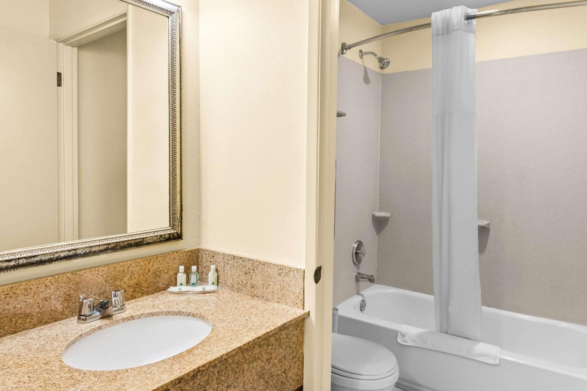 Quality Inn & Suites Vancouver - Hazel Dell Zewnętrze zdjęcie